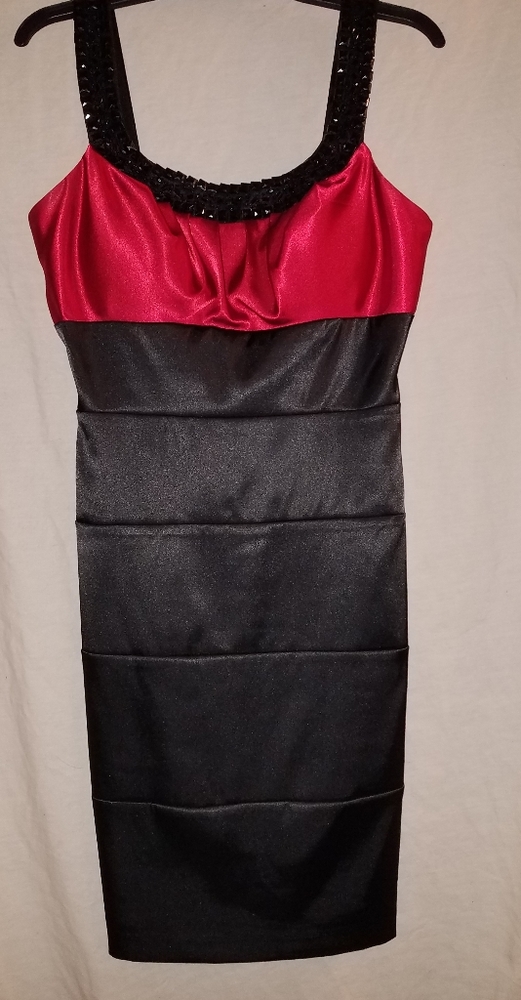 Bisou Bisou Size 10 Black & Red Dress